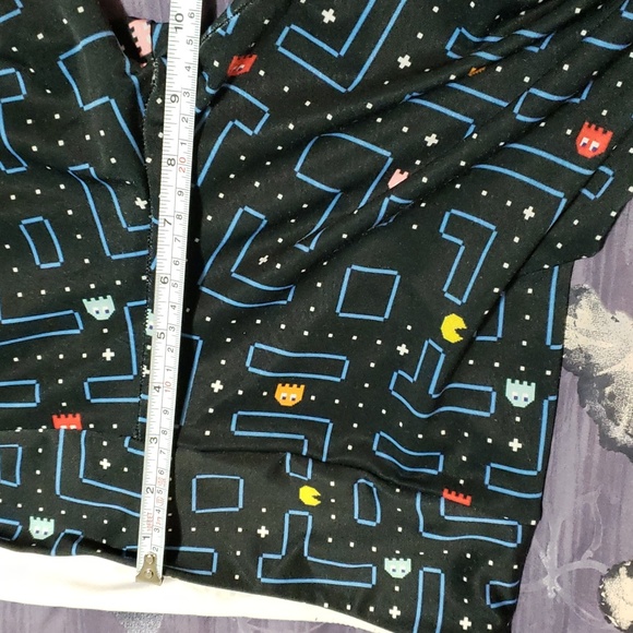 3/$65 Society6 PacMan printed tights - Picture 6 of 7